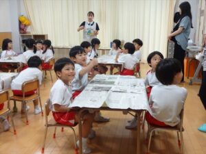 参観日でうちわ製作活動！(宙組)